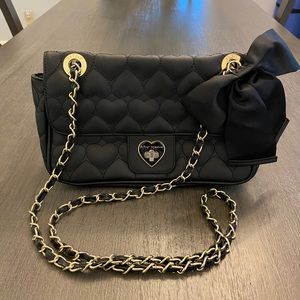 Black & Gold Betsey Johnson Crossbody Purse with Gold Chain